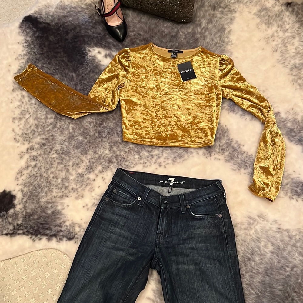 Forever 21 gold crushed velvet spandex crop top in size small. Brand new!